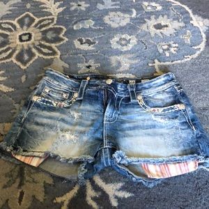 Miss me shorts size 28, 2.5"